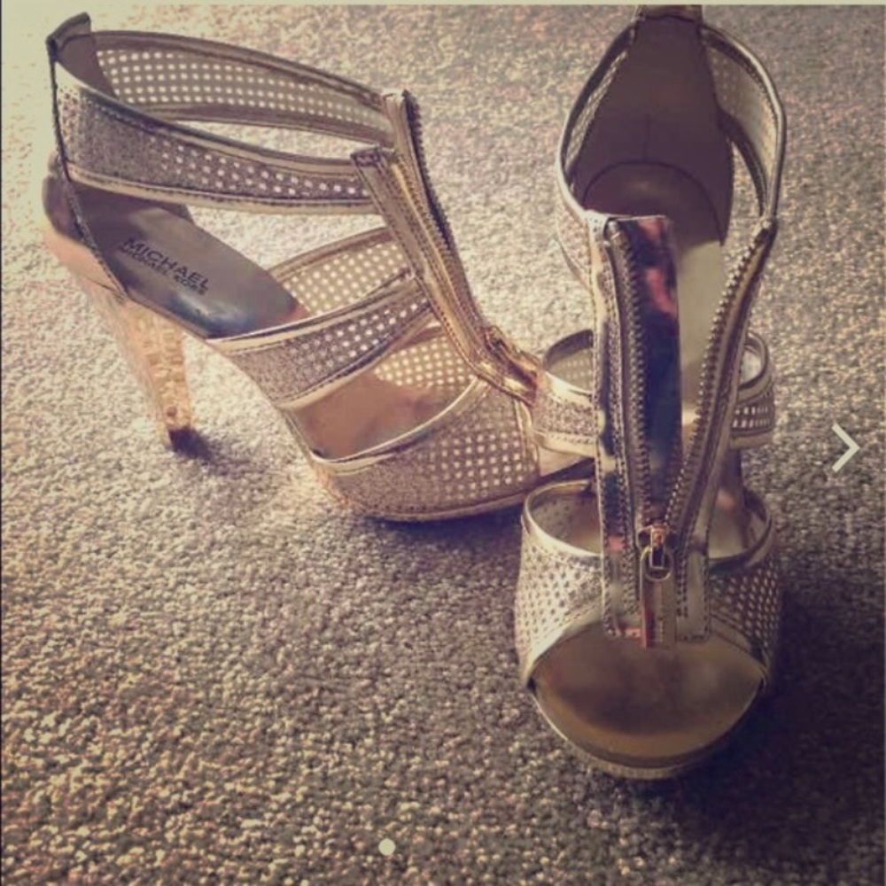 Michael kors gold heels
